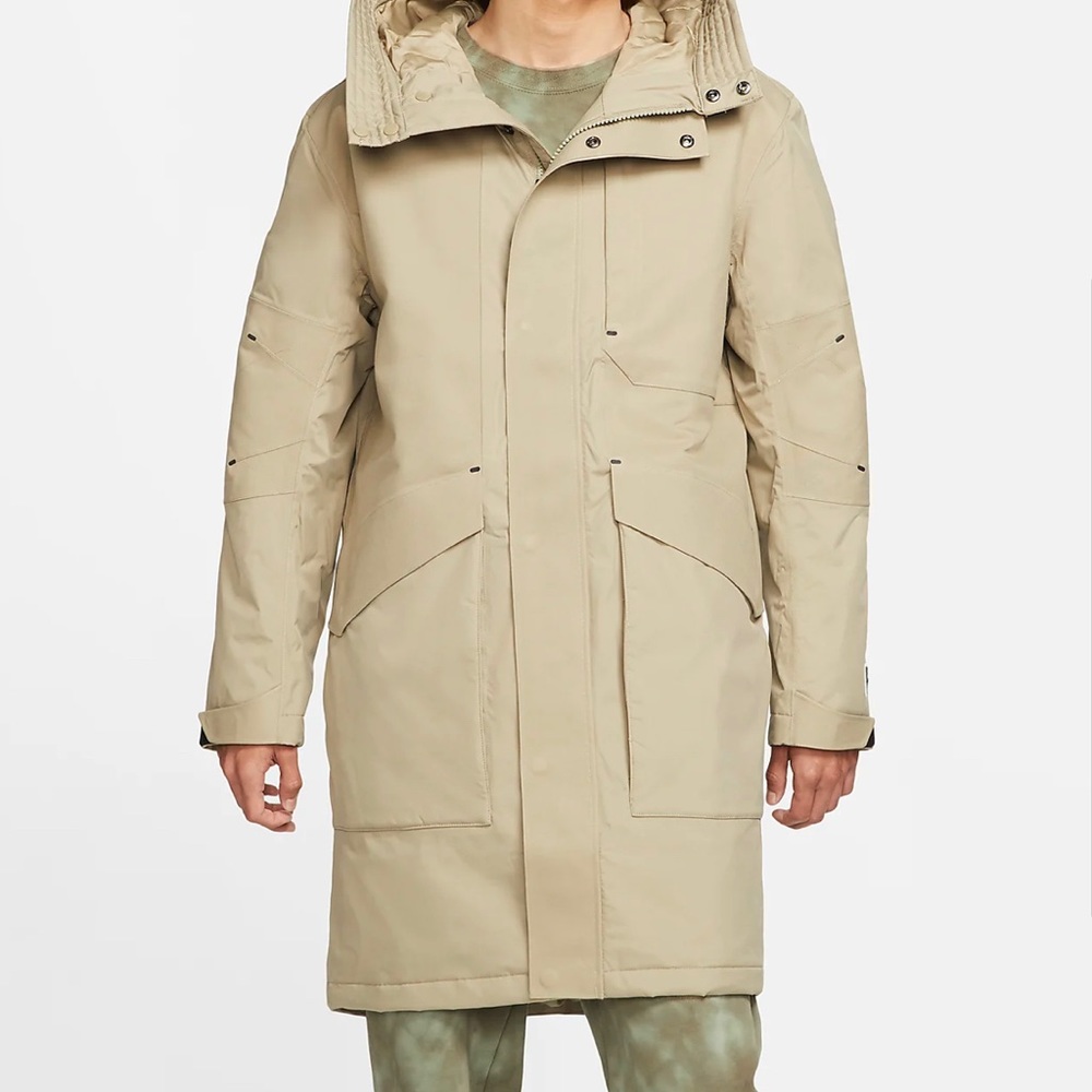 Mens Nike Sportswear Synthetic-Fill
Men's Hypershield parka sz large.